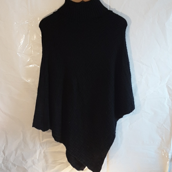 NWT. Turtleneck Sweater Poncho By New York & Co - Picture 5 of 6